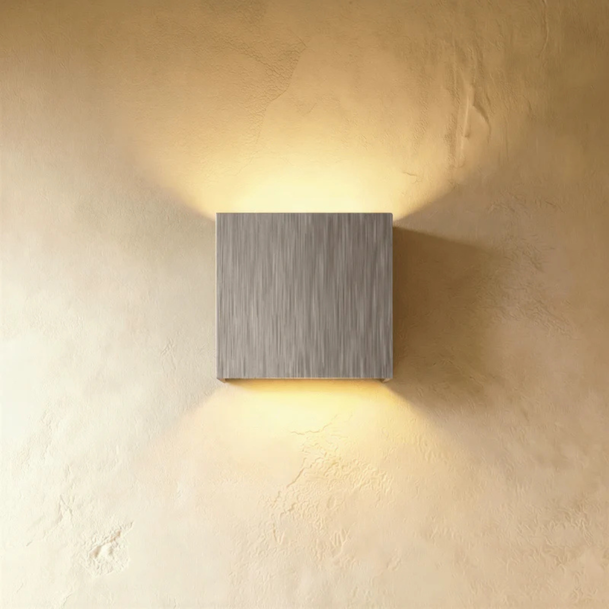 Aplică LED de exterior argintie, 6 W, 750 lm, lumină caldă
