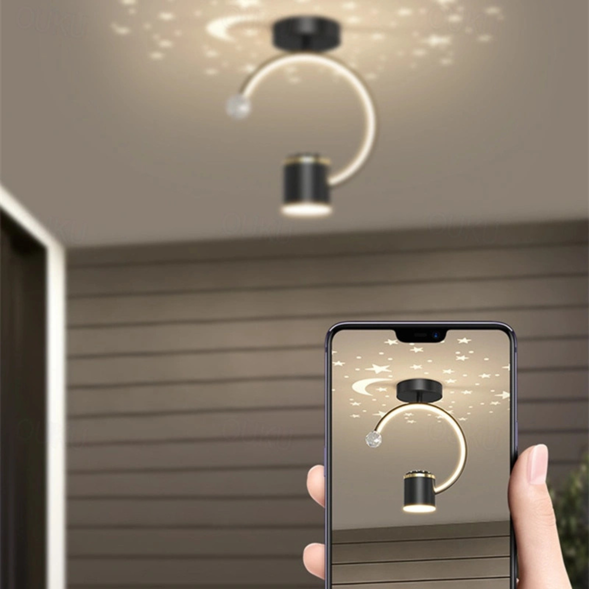 Plafonieră LED neagră 30 W, cu 3 surse de iluminare și telecomandă