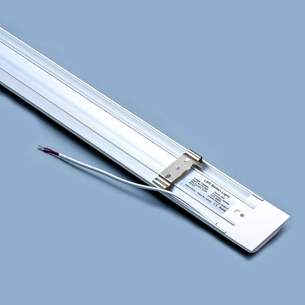 Plafonieră LED FIDA, 36 W, 2880 lm, 1,2 m, albă