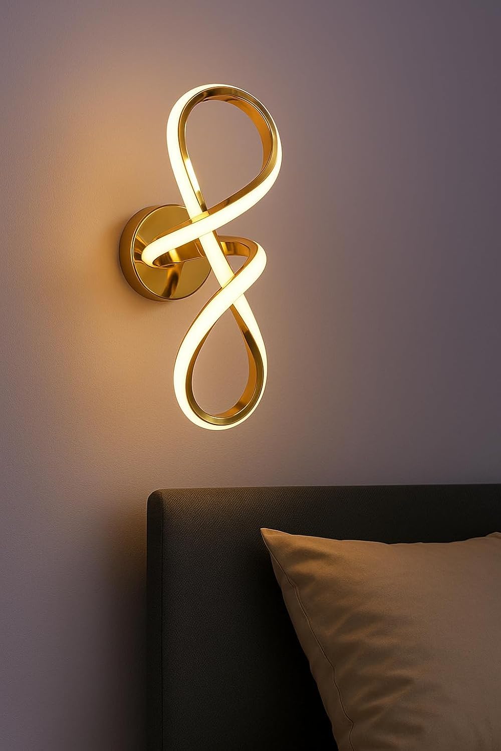 Aplică LED de perete aurie, cu design modern, pentru interior