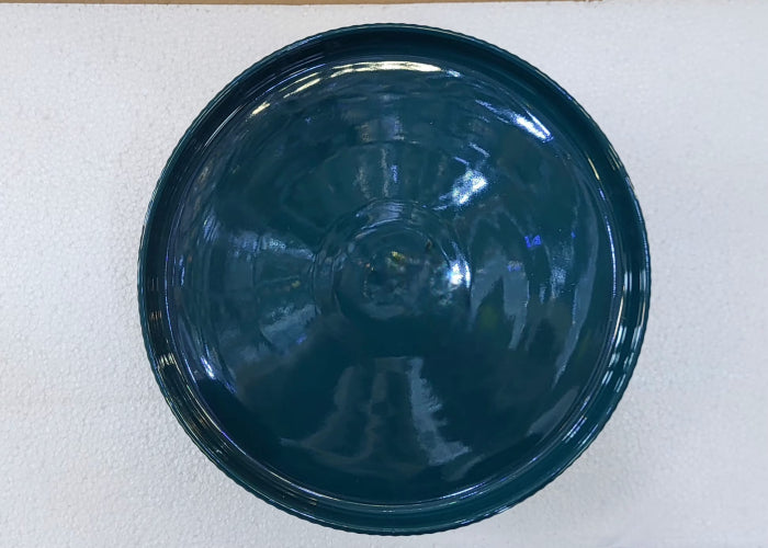 Platou decorativ din ceramică verde închis, picior auriu lucios, 25 cm