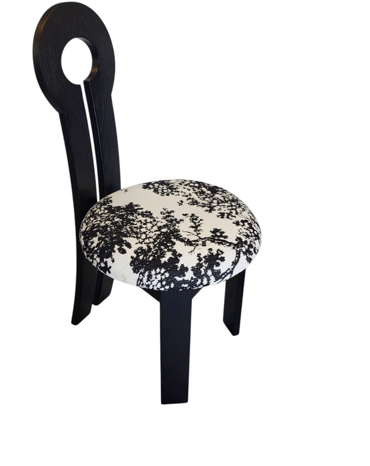 Scaun D35 negru cu șezut buretat alb cu model negru – design modern și confortabil