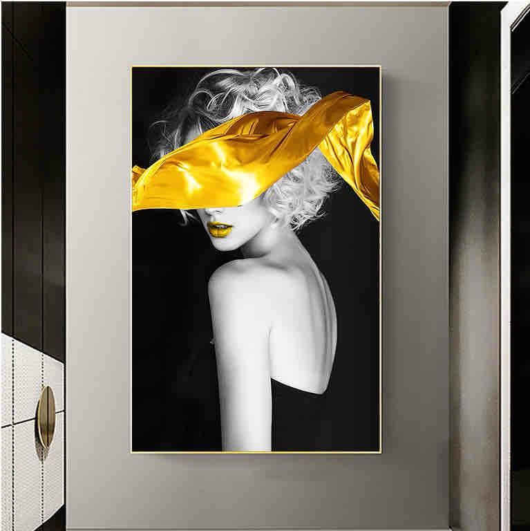 Tablou decorativ 70x100 cm – Femeie vintage cu panglică aurie
