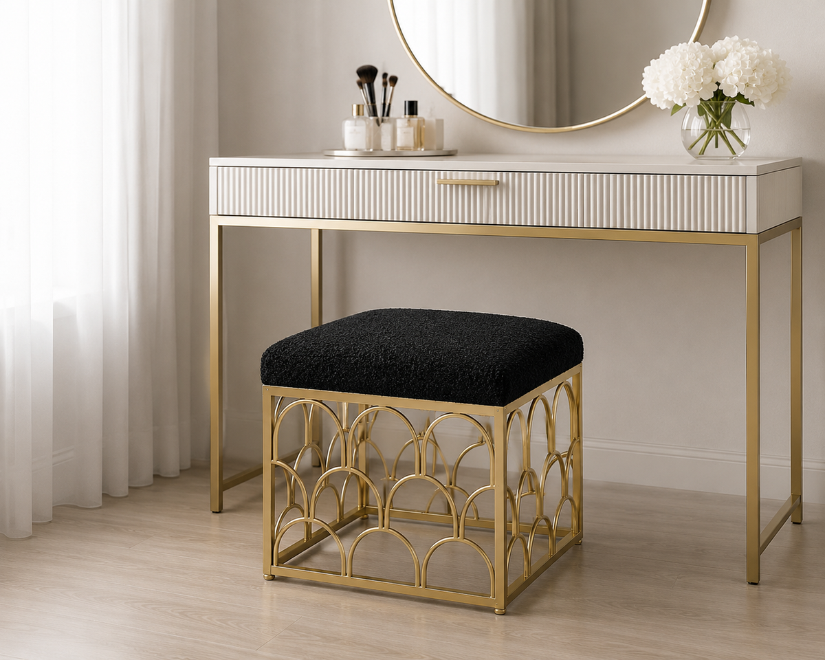 Taburet ZW025-100 S din Metal Auriu și Tapițerie Bouclé Albă sau Neagră