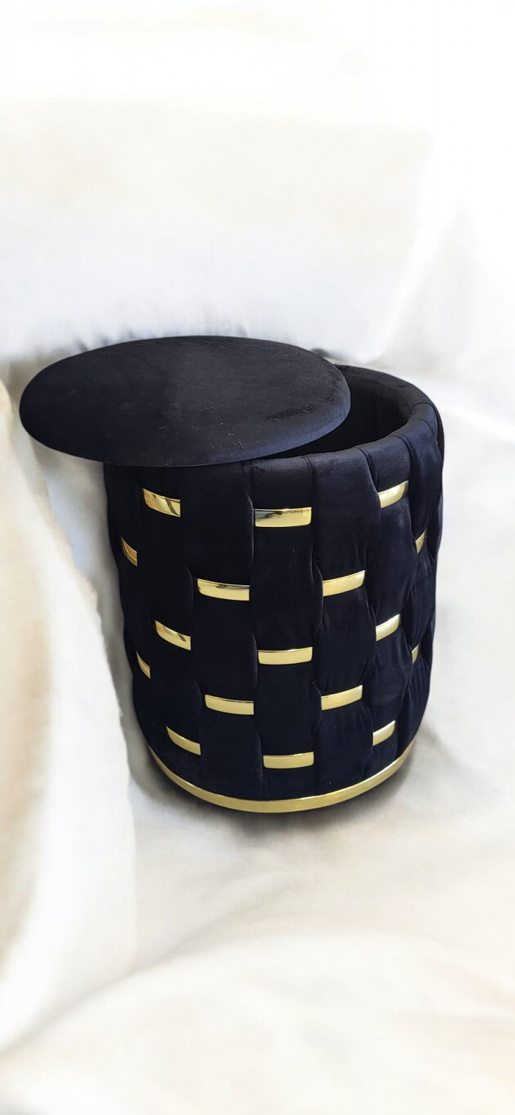 Taburet ZW026-177-1 negru cu accente aurii, depozitare, 33x33x38 cm