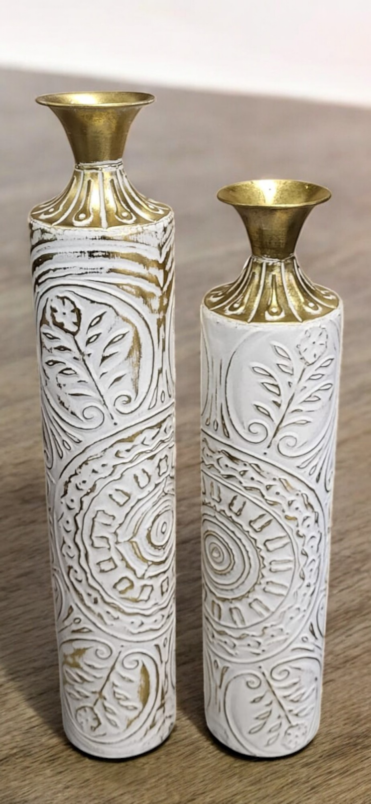 Vază decorativă de podea model 95306 auriu/alb antic – elegantă și sofisticată